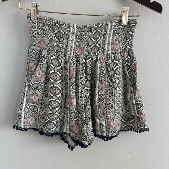Three Dots Shorts Woman's Size S Green Floral Elastic Waist Pull On Pocket Boho - Picture 2 of 7